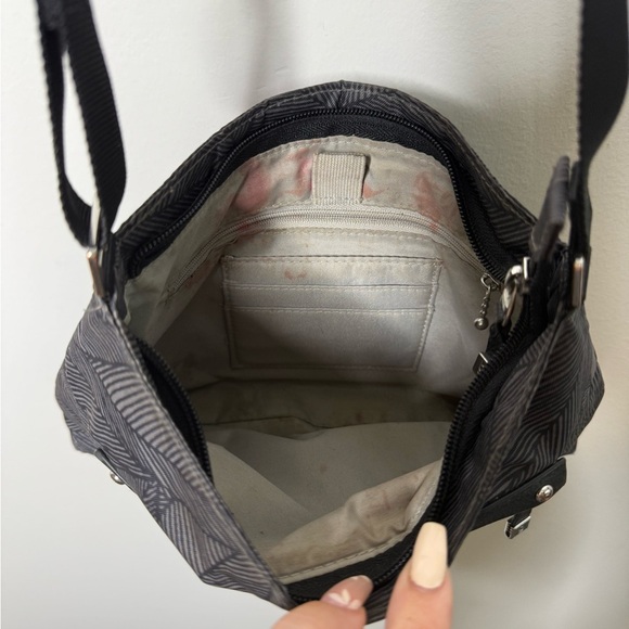 Baggallini Black Patterned All around Crossbody Bag - Picture 7 of 9